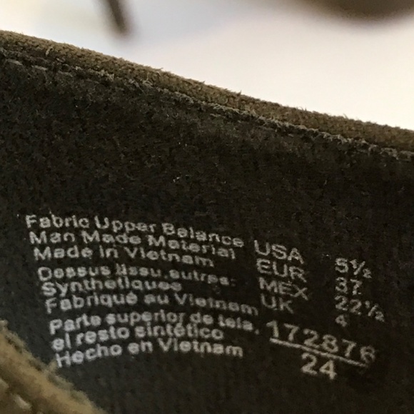 FIONI Clothing Green Kitten Heels with Crisscross Straps - Picture 15 of 16